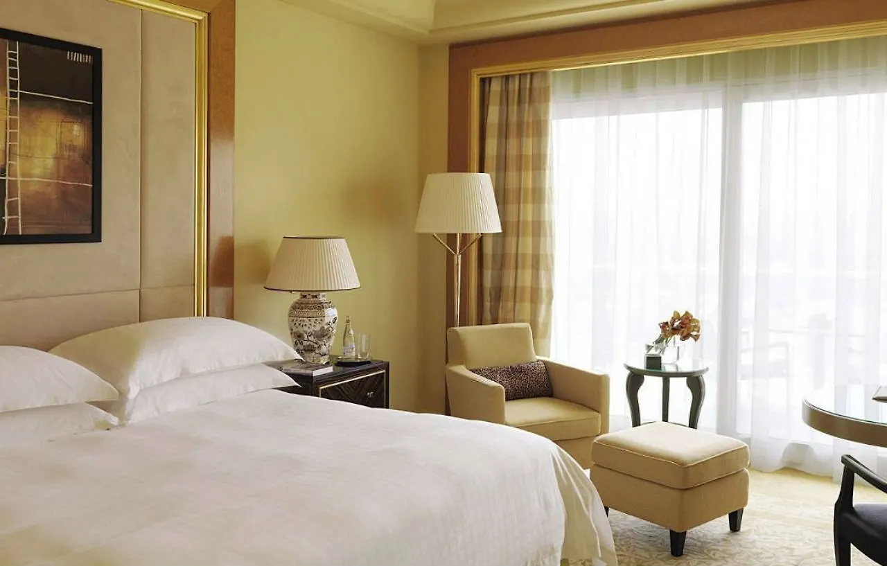 Four Seasons Hotel Bejrút 5*,